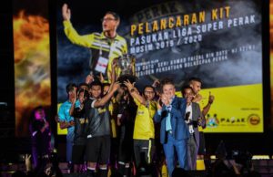 jersi perak 2019
